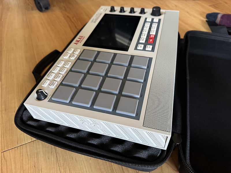 MATRIXSYNTH: Akai MPC Live II (Retro Edition) w/ Decksaver Cover