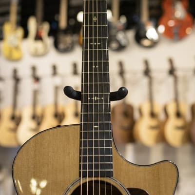 Taylor 514ce V-Class Grand Auditorium Acoustic/Electric Guitar with Hardshell Case - Demo image 4