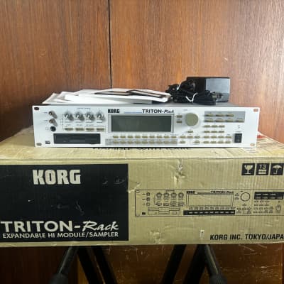 Korg Triton Rack Synthesizer/Sampler Workstation Ver 1.5.1 w/ box