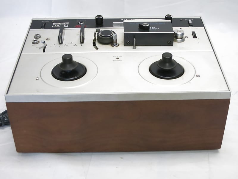 Akai 4000D Reel-To-Reel Tape Deck - Broken, as-is