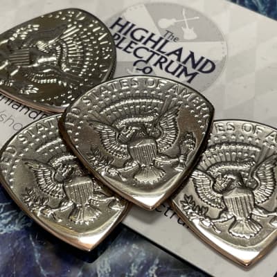 The Highland Plectrum Co. One 1974 USA Half Dollar Coin Pick/Plectrum image 1