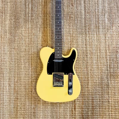 Custom Fender Telecaster-style guitar: all the chime you need and it’s easy to play! image 1