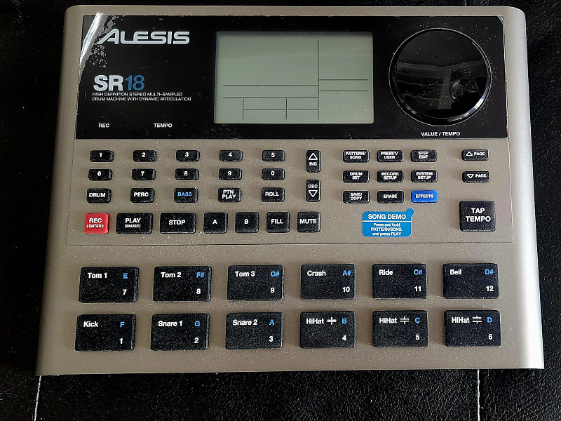 Alesis Alesis SR18 High Definition Drum Machine image 1