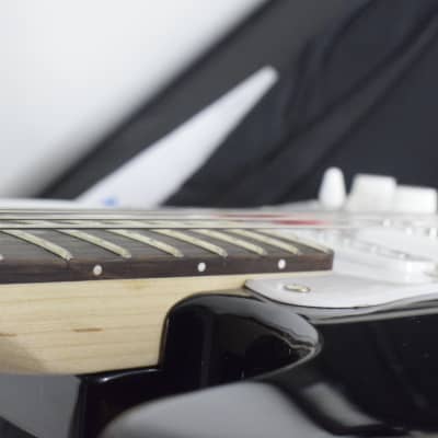 Squier Mini Stratocaster V2 with Laurel Fretboard 2023 - Black image 8