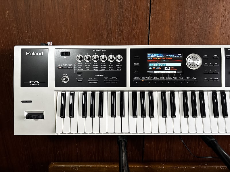 Roland FA-06-SC WH 61-key Music Workstation limited color