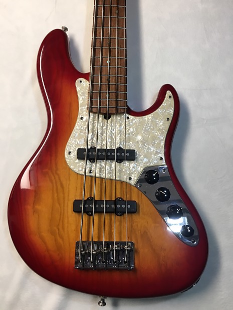 Fender USA Jazz Bass Deluxe 5 2005 Cherry Sunburst | Reverb