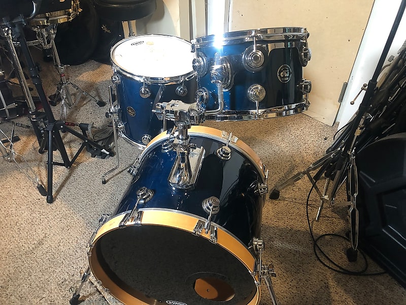 DW Drums Set Laquer used excellent condition blue Reverb