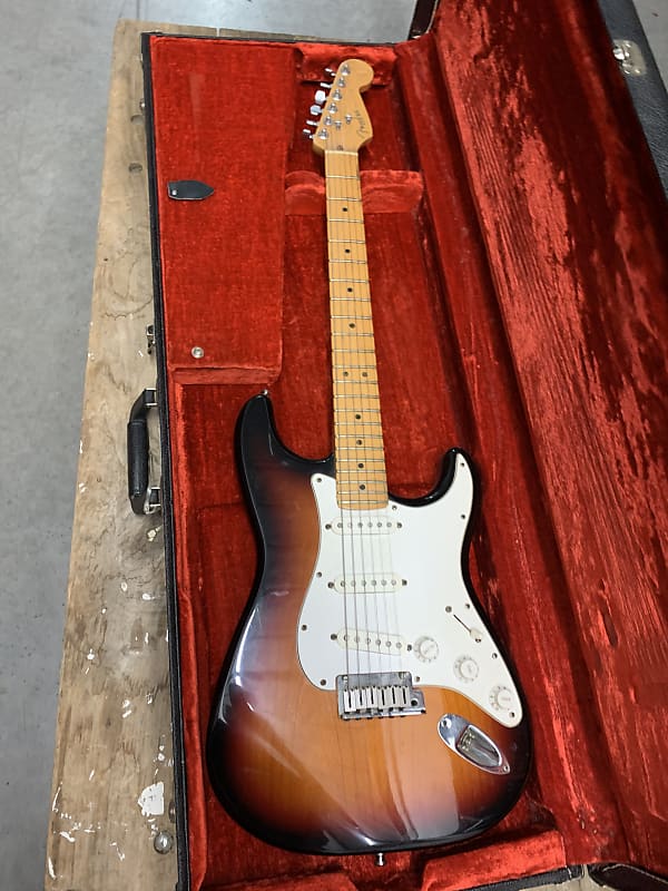 Fender American Standard Stratocaster with Maple Fretboard 1998 - 2000 3-Color Sunburst image 1