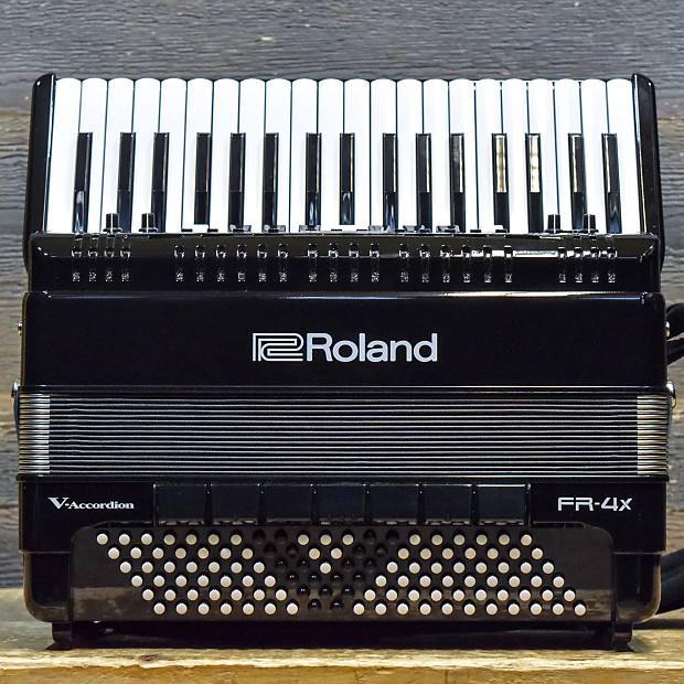 Roland FR 4X V Accordion 120 Bass 37 Key Black Digital Piano Accordion w Bag