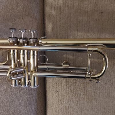 Besson BE1000 Performance Series Bb Trumpet - Brass / Silver image 3
