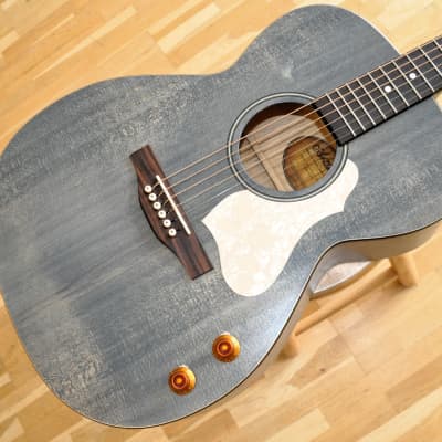 ART & LUTHERIE Legacy Denim Blue Q Discrete / Made In Canada / Acoustic-Electric Concert Size Guitar for sale
