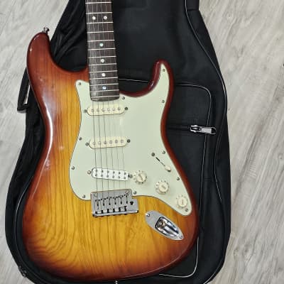 Fender American Deluxe Stratocaster 2004 - 2010 | Reverb