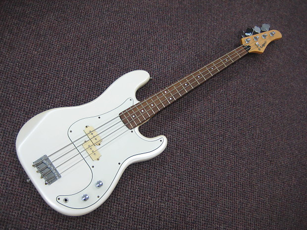 Lotus Bass Guitar 1980 2000 White
