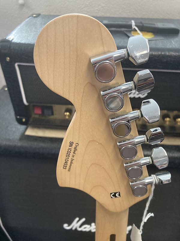 Squier Stratocaster 20th Anniversary 2000's - Sunburst | Reverb