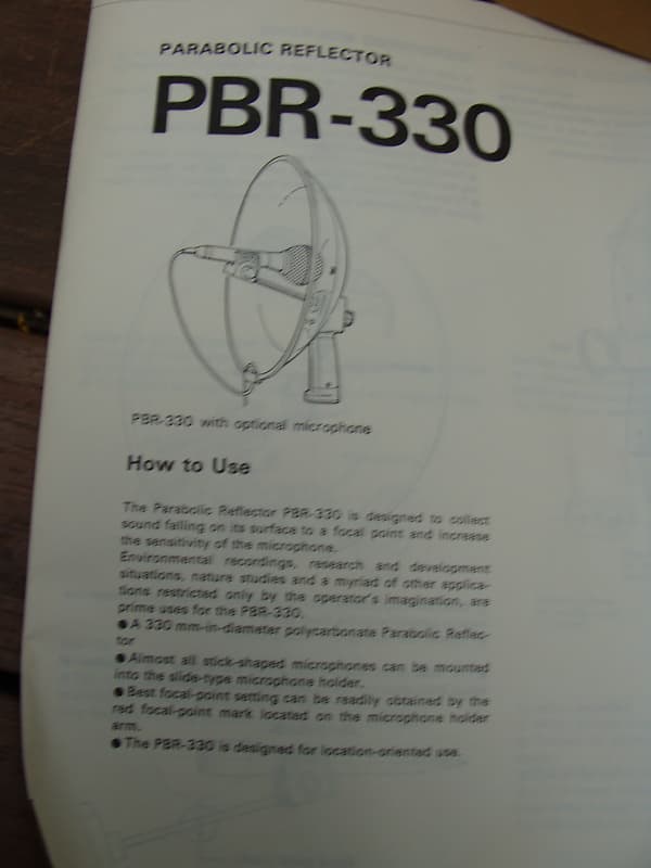 Parabole micro SONY PBR-330 et un micro SONY F-250S, (bo…