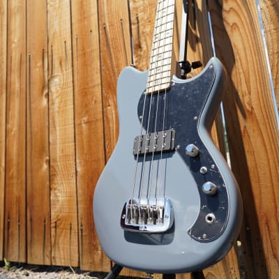 G&L USA Fullerton Deluxe Fallout Pearl Grey 4-String 30” Short Scale Bass w/ Deluxe Gig Bag NOS image 8