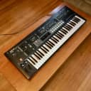 Akai Ax60 analog synthesizer c 1980s original vintage mij poly-synth