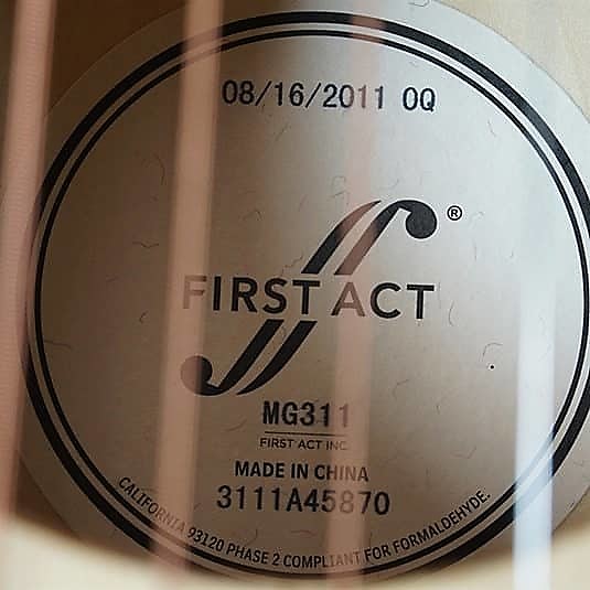 First Act MG 311 Acoustic Guitar Natural