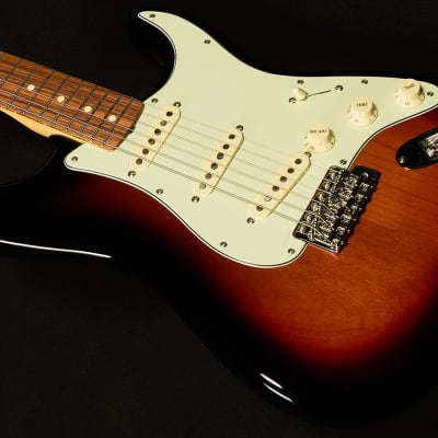 Fender Vintera '60s Stratocaster image 5