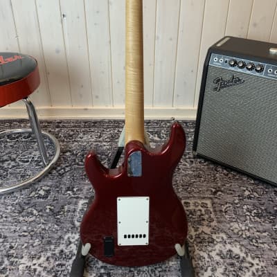 Ernie Ball Music Man Silhouette Special HSS Piëzo 2021 Candy Red | Reverb