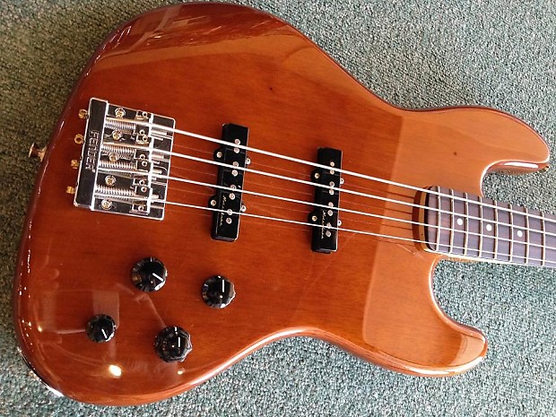 Fender Deluxe Active Jazz Bass Okoume 2014 New Demo