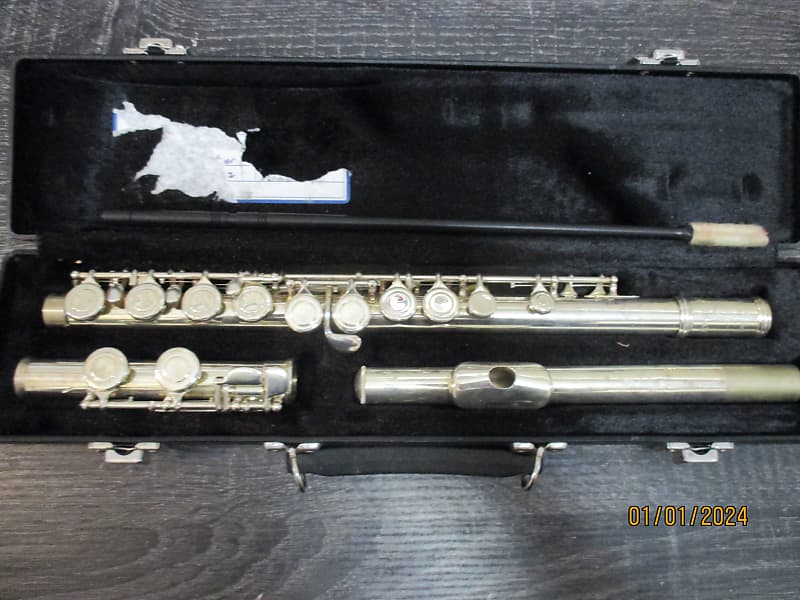 Gemeinhardt Artisan Straght-Headjoint Flute with Offset G. image 1