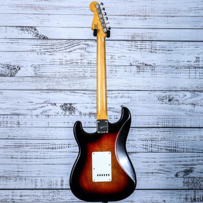 Squier Classic Vibe 60s Stratocaster | 3-Color Sunburst image 4