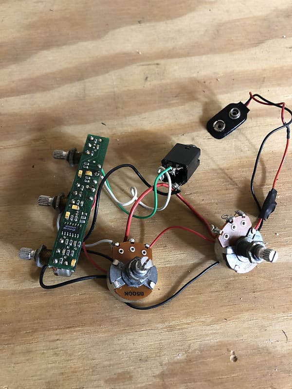 EMG B30 Bass Preamp onboard Reverb