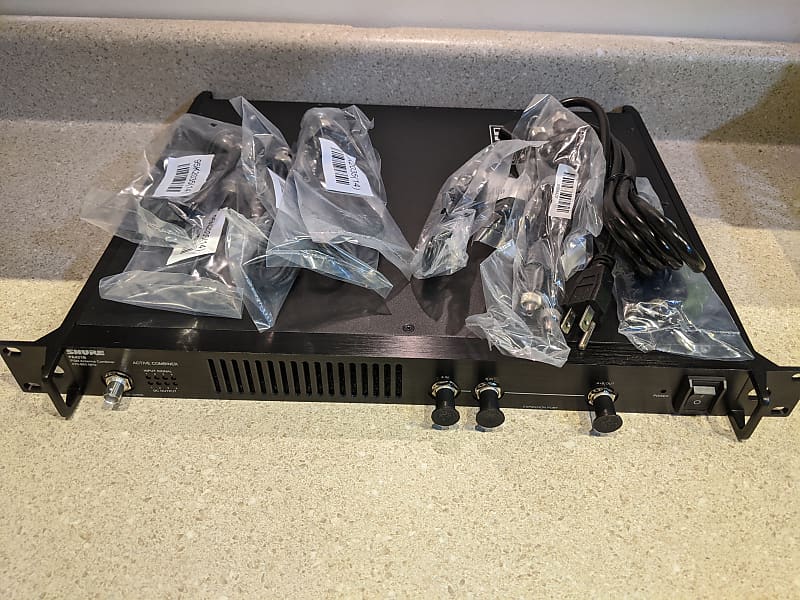 Shure PA421B PSM Antenna Combiner Reverb