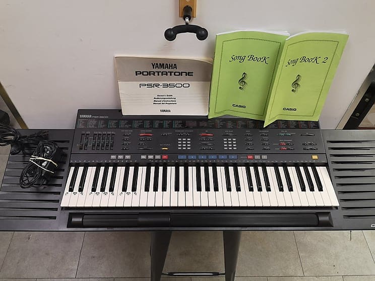 YAMAHA PSR-3500 Synthesizer キーボード Yamaha PSR-3500 61-Key Mid-Level Arranger Keyboard w/ some