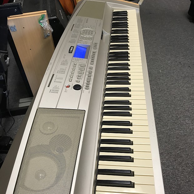 Piano à queue portable Yamaha DGX500, 88 touches, état proche du