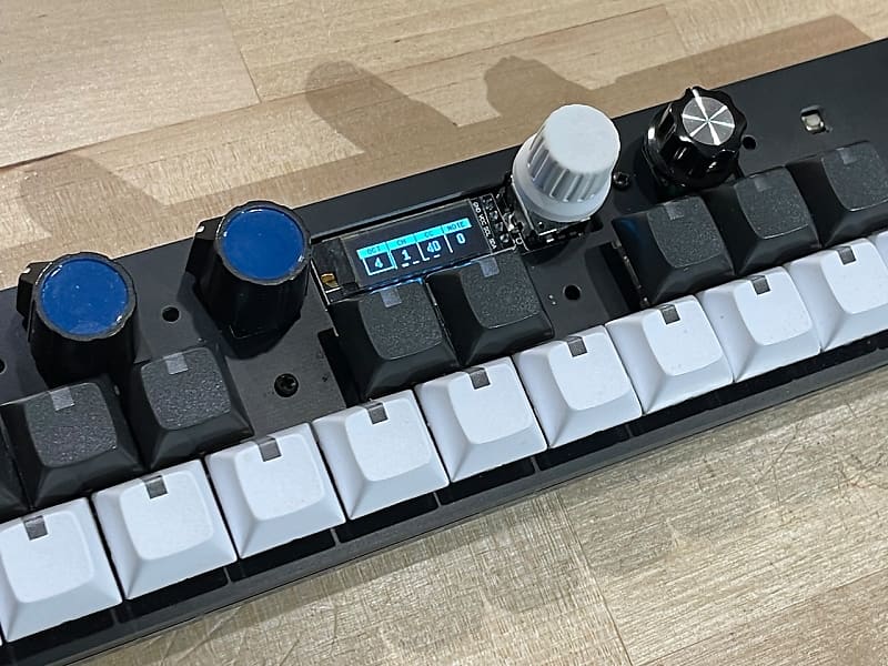 OMX-27 MIDIコントローラー OMX-27 MIDI Keyboard - Full Kit