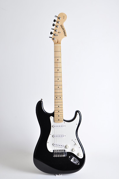 Fender starcaster beginner guitar hotsell