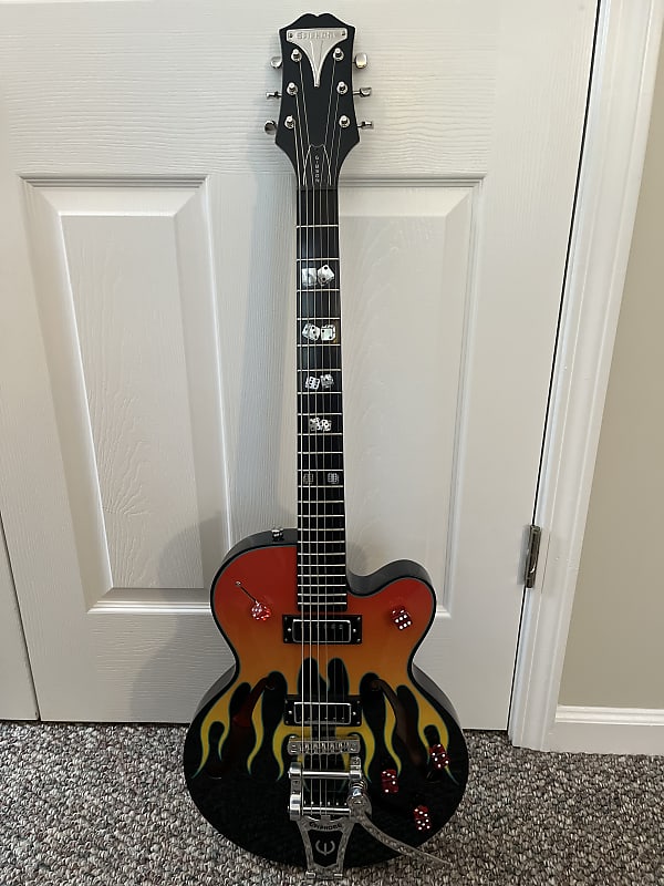 Epiphone Flamekat Ebony with Flame Graphic Epiphone Flamekat