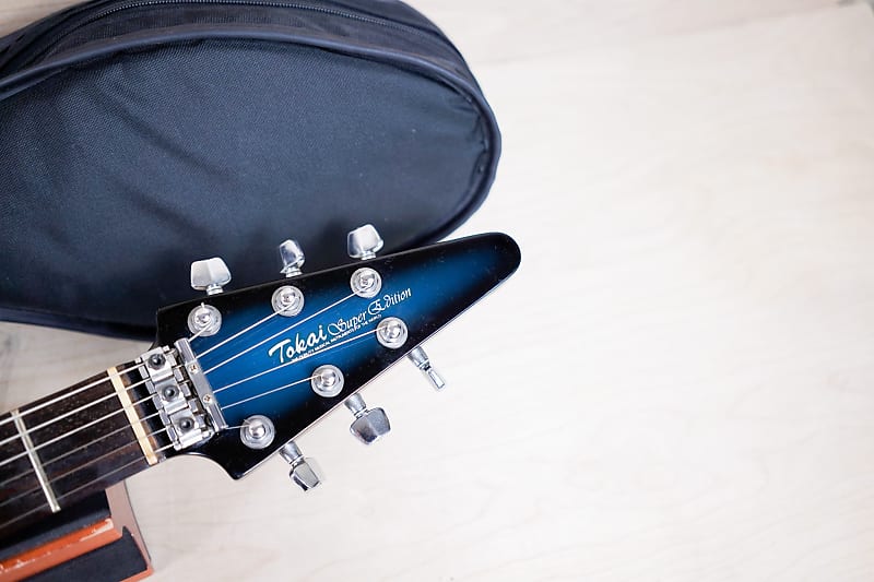 TOKAI 1982 ジャパンヴィンテージ MADE IN JAPAN Tokai V-55 Super Edition MIJ 1982 Blue Burst Vintage Made in