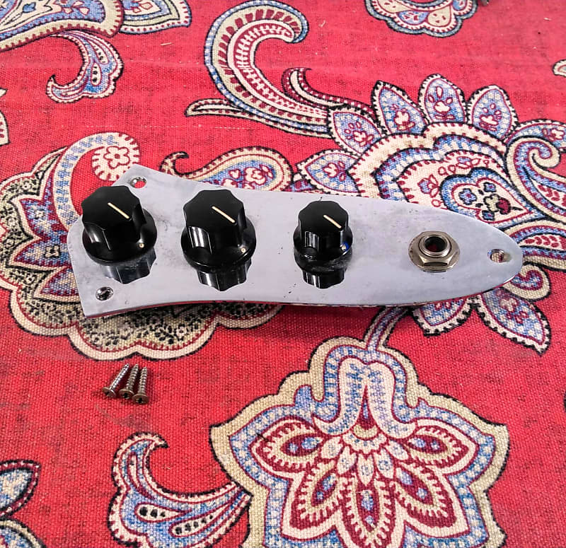 VINTAGE 1975 FENDER JAZZ BASS LOADED CONTROL PLATE w/ KNOBS & Reverb