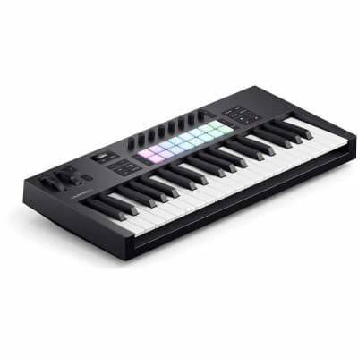 NOVATION LAUNCHKEY-37-MK4 Mk4 - Clavier maitre 37 touches, 16 pads, 8 encodeurs, écran OLED image 3