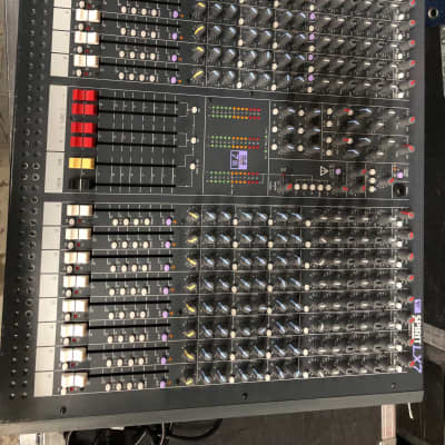 Soundcraft LX7ii 16-Channel Mixer | Reverb Canada