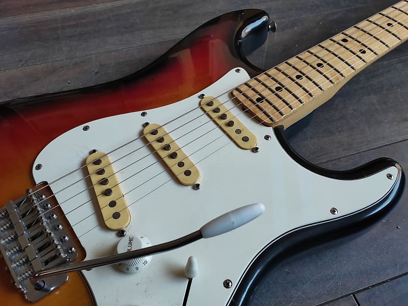 1970's Fresher Straighter FS-331 Stratocaster Sunburst (Made in