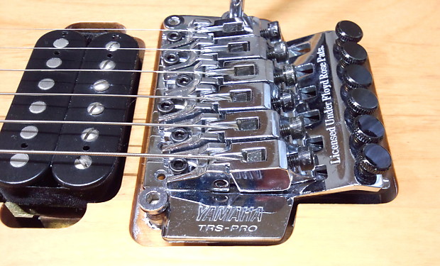 YAMAHA RGX421D ロック式トレモロ HSH 24F アーム付 90s Yamaha RG-421D Electric Guitar w/ 24 frets, HSH Pickups