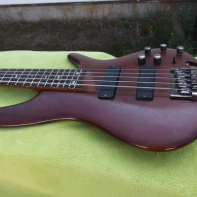Ibanez SR505 5 String Light Weight Electric Bass Guitar with Improved Electronics and Gig Bag image 4