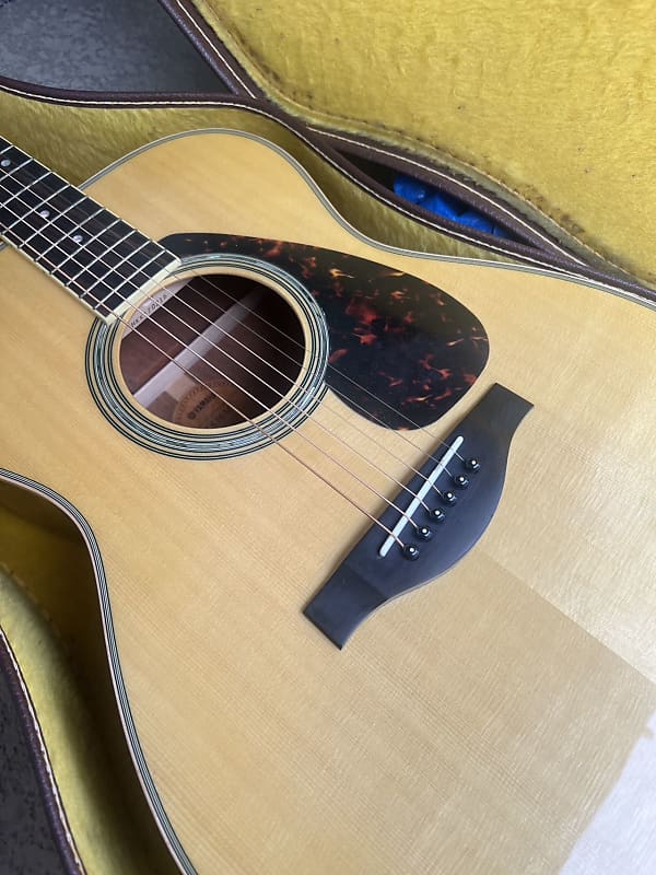 Yamaha LS16M Acoustic Guitar Natural