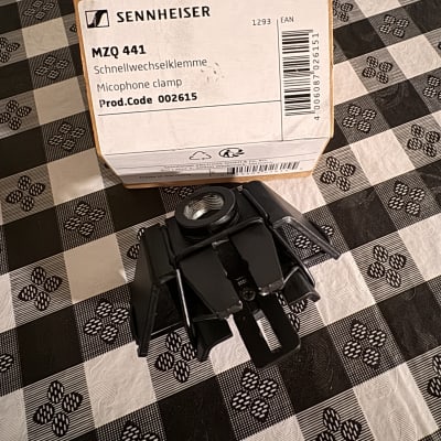 Sennheiser MD 421 II + shock mount image 4