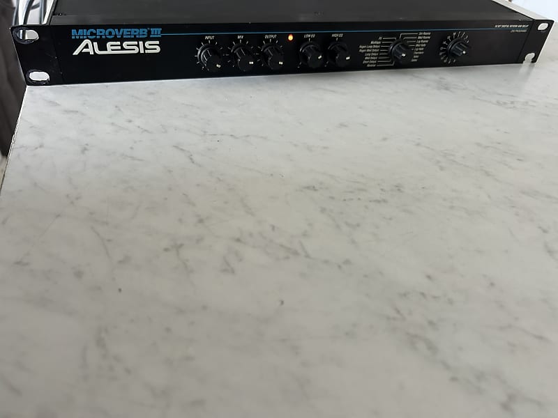 Alesis MicroVerb III 16-Bit Digital Reverb and Delay 1991 - 1996 - Black image 1