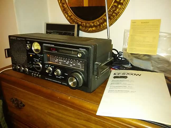 Vintage SONY ICF-6700W Shortwave Radio - Original manual, warranty. See  Description Below