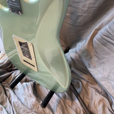 Fender American Professional Stratocaste 2021 Mysric Surf Green image 5