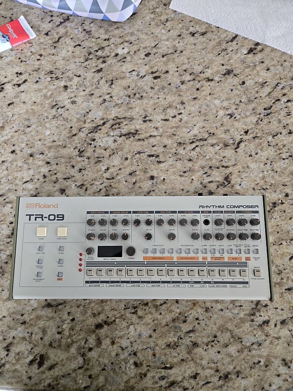 Roland Boutique Series TR-09 Rhythm Performer Drum Machine