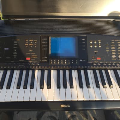 Yamaha PSR-4000 61 note arranger synthesizer keyboard with