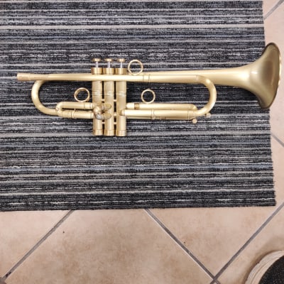 Phaeton Las Vegas Brushed Brass Trumpet image 1