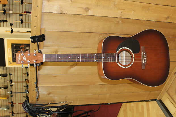 Art & Lutherie Dread Cedar Antique Burst | Reverb